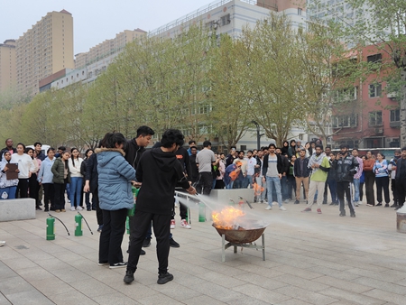 1681094301594098681.jpg 国际教育学院消防安全培训活动图片.jpg